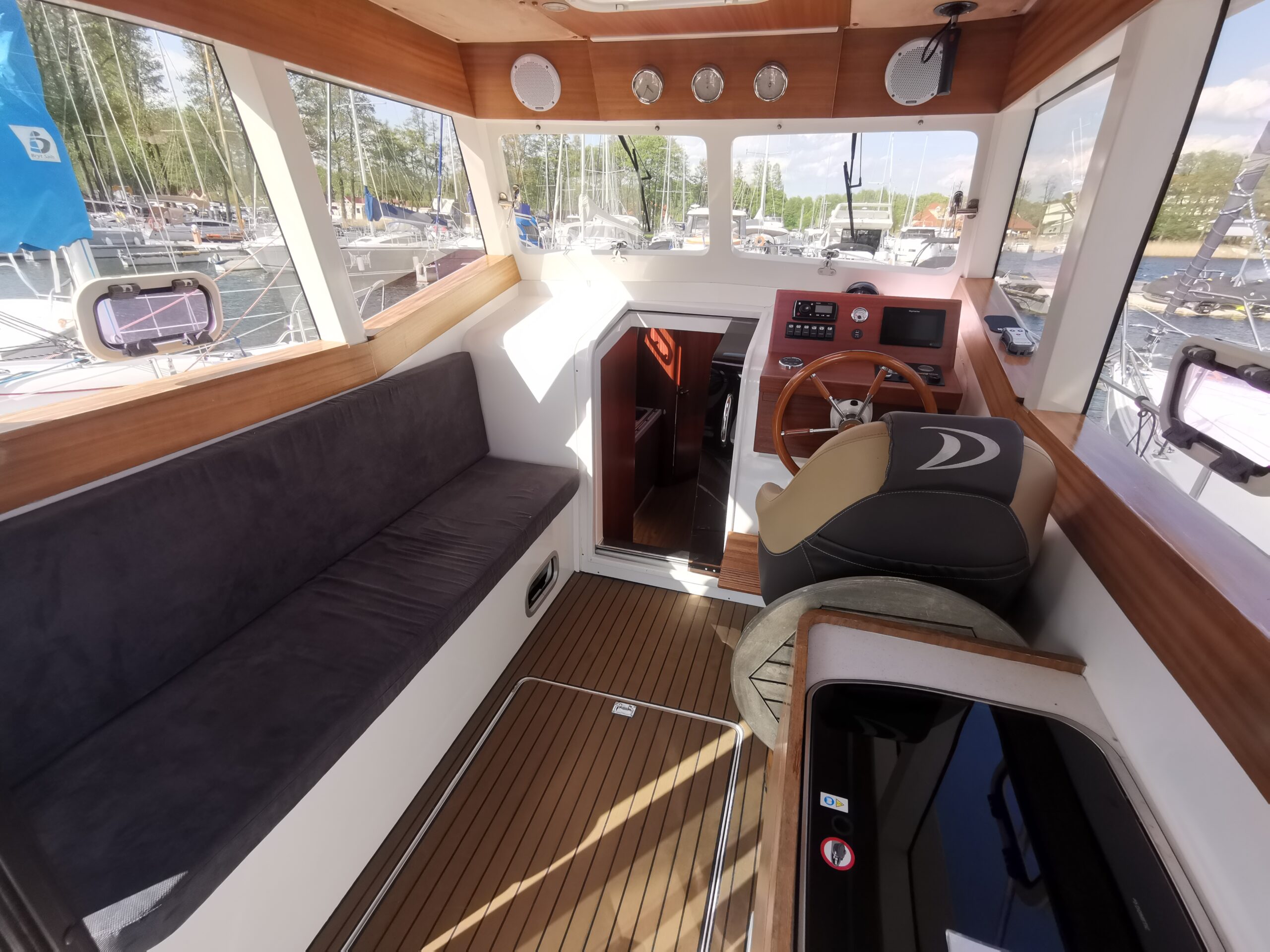 Nautiner 38 kokpit