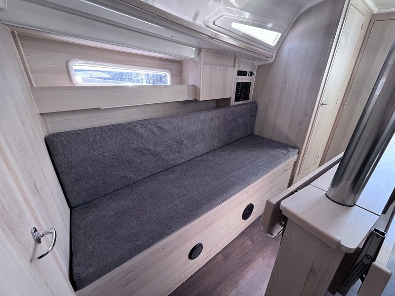 Antila 30 wnętrze - mesa
