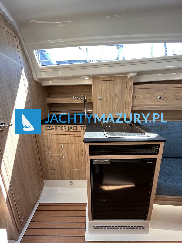 Antila 33.3 wnętrze - kuchnia