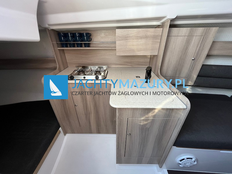 Maxus 24 Evo wnętrze - kambuz