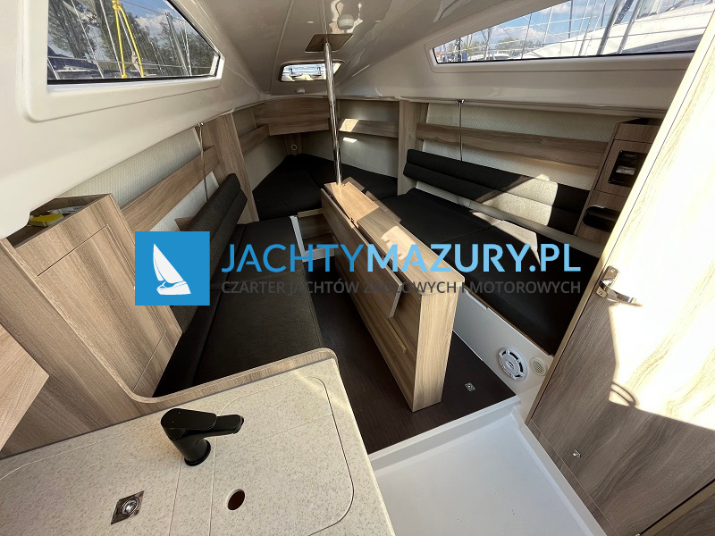 Maxus 24 Evo wnętrze - mesa