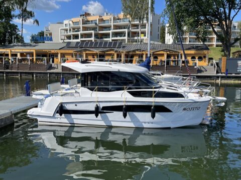 Nautic 880
