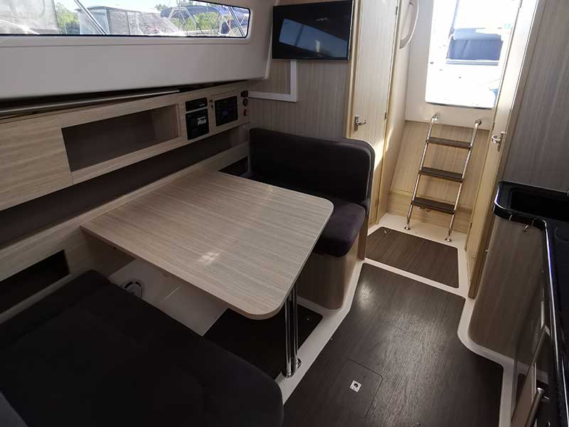 Nexus 870 Revo wnętrze